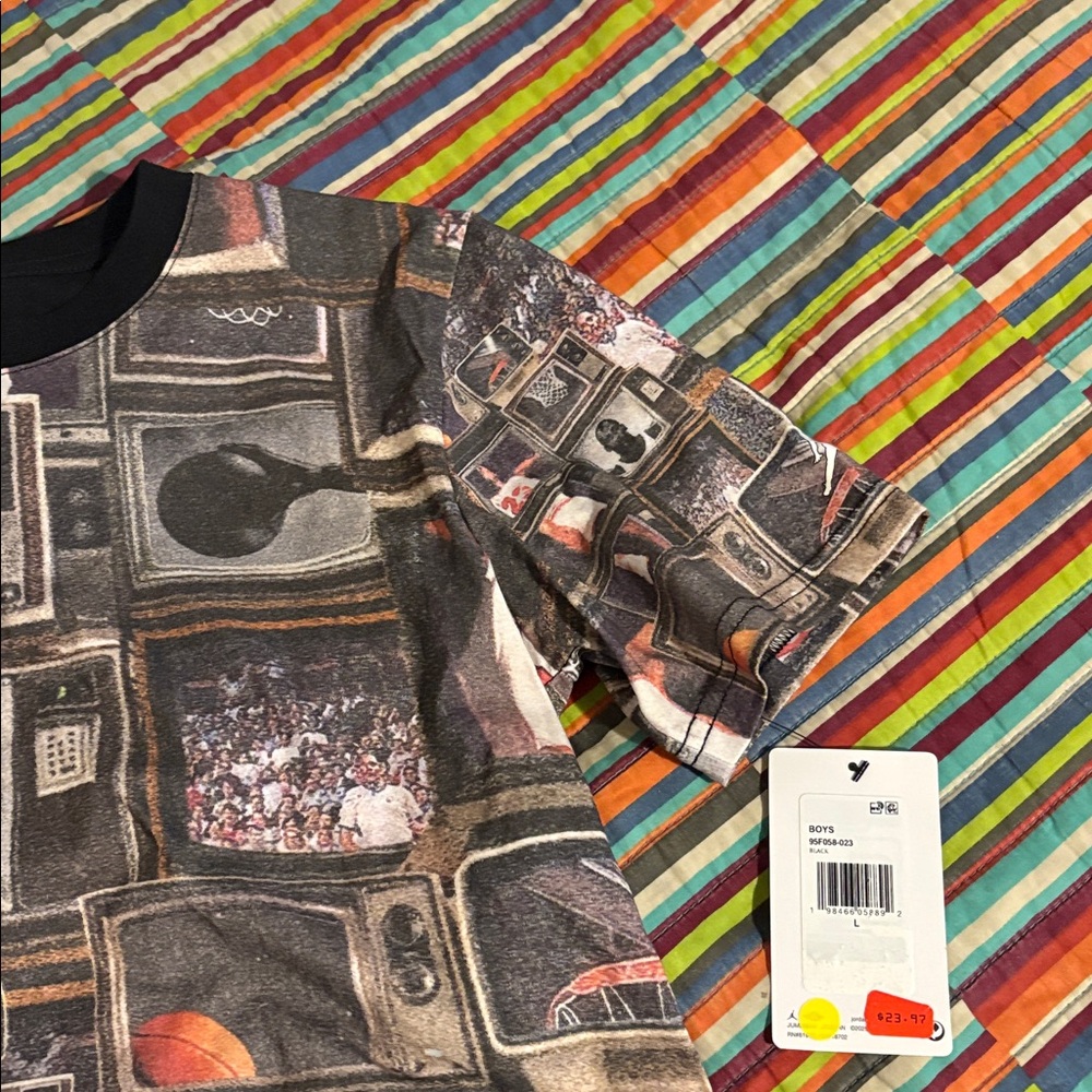 Jordan Graphic Kids T-Shirt size large 12–13 years old new with tags - Picture 4 of 11